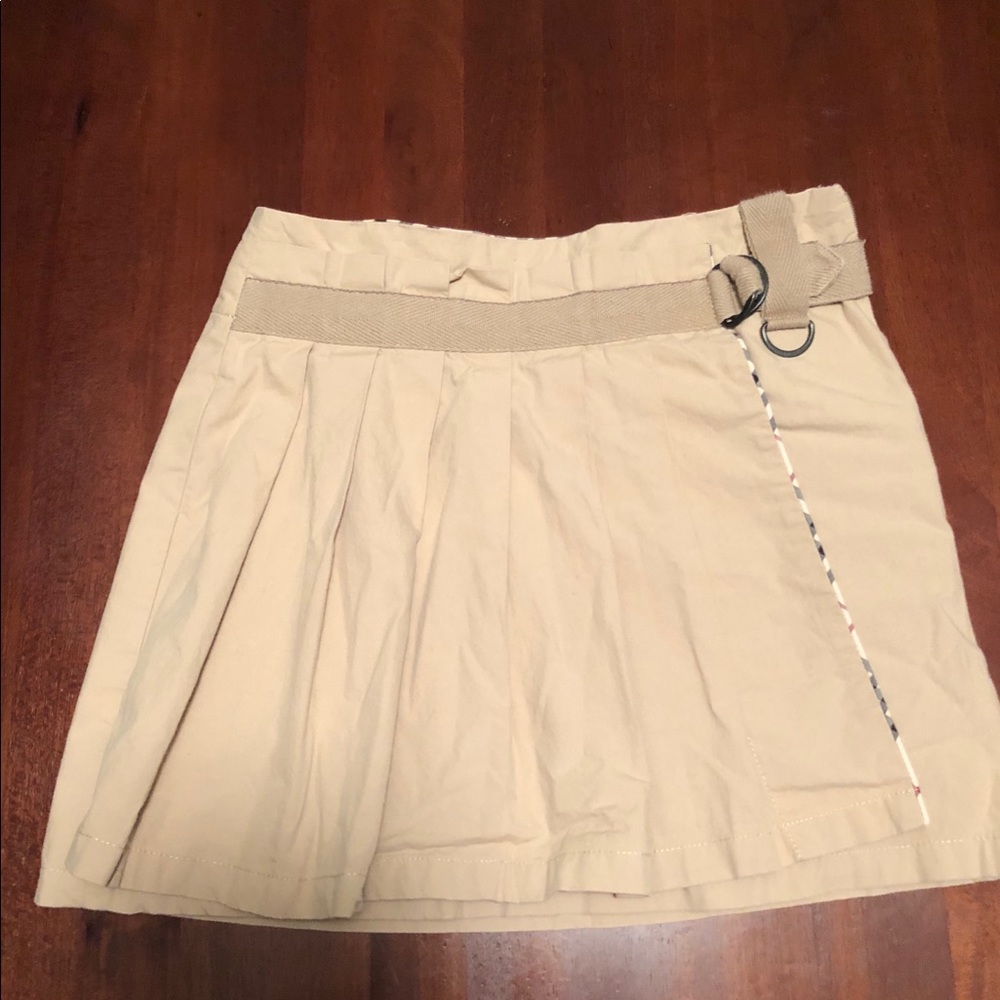 Girl’s Burberry khaki skirt